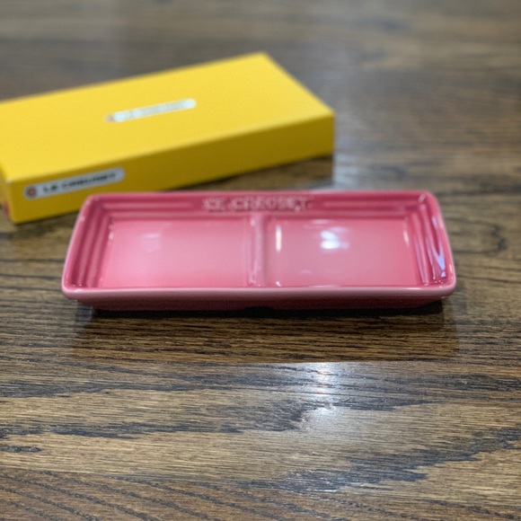 New Le Creuset Yakumi Plate Rose Quartz - Picture 2 of 6